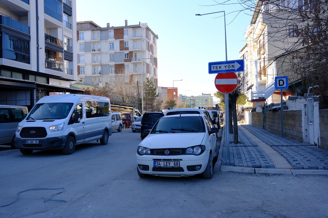 Van’da Trafiği Rahatlatacak Hamle! Bu Caddeler Tek Yön Oldu… (5)