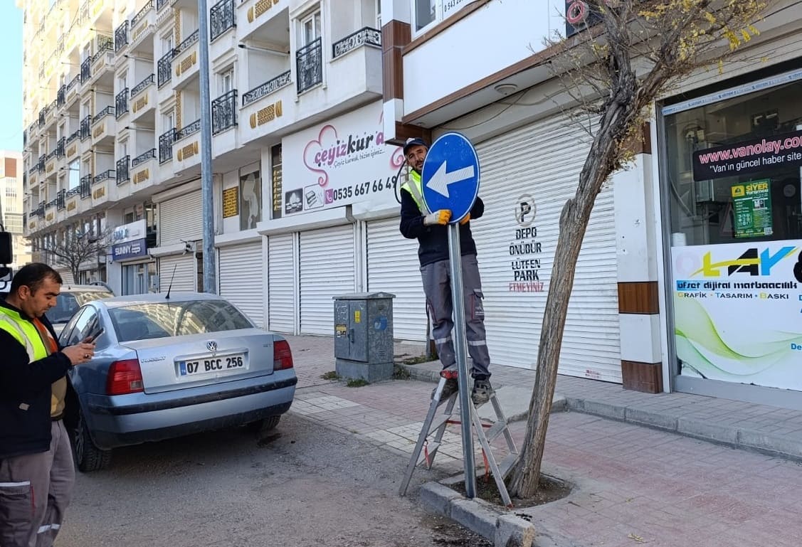 Van’da Trafiği Rahatlatacak Hamle! Bu Caddeler Tek Yön Oldu…