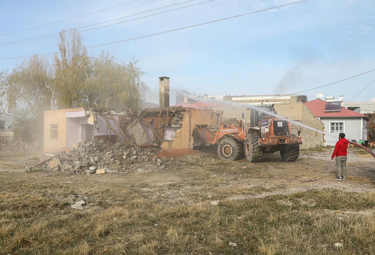 Van'da Yeni Cadde Çalışması Başladı! İpekyolu Elmalık Yolunu Birleştirecek.. (3)