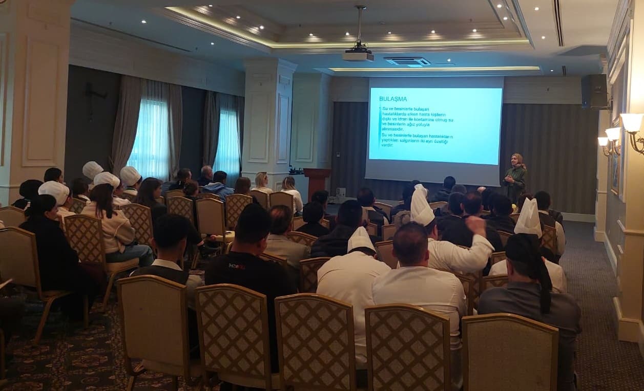 Van’daki Otel Personellerine Meslek Hastalıkları Ve Hijyen Eğitimi (1)