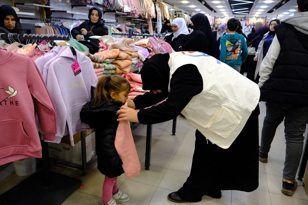 Van’ın Soğuğunda Sıcak Destek Yetim Çocukların Yüzü Güldü (8)