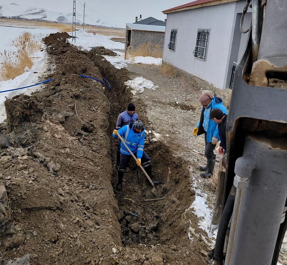 Gürpınar’da Içme Suyu Normale Döndü (3)
