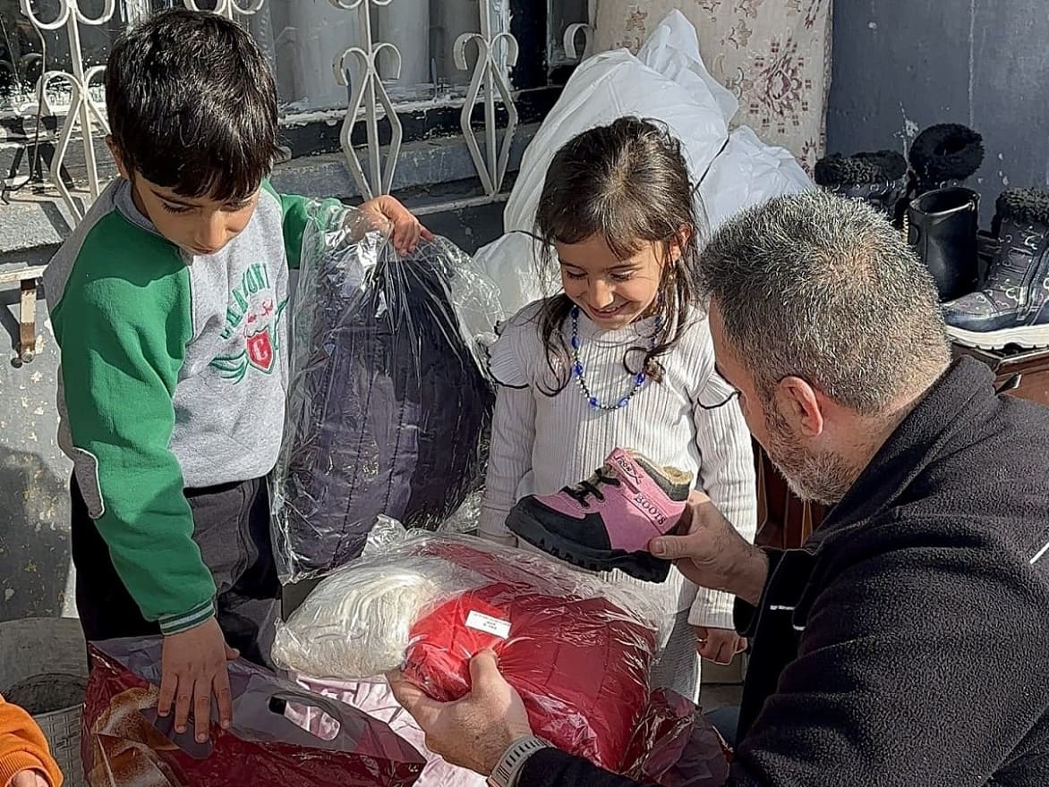 Hak İnsani Yardım Derneği’nden 1500 Öğrenciye Kışlık Giyim Yardımı (4)-1