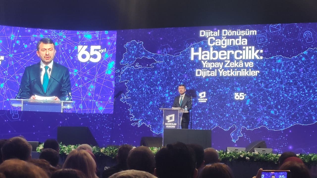 Van Olay Gazetesi, Bi̇k’in İstanbul’daki Dijital Dönüşüm Paneline Katıldı (4)