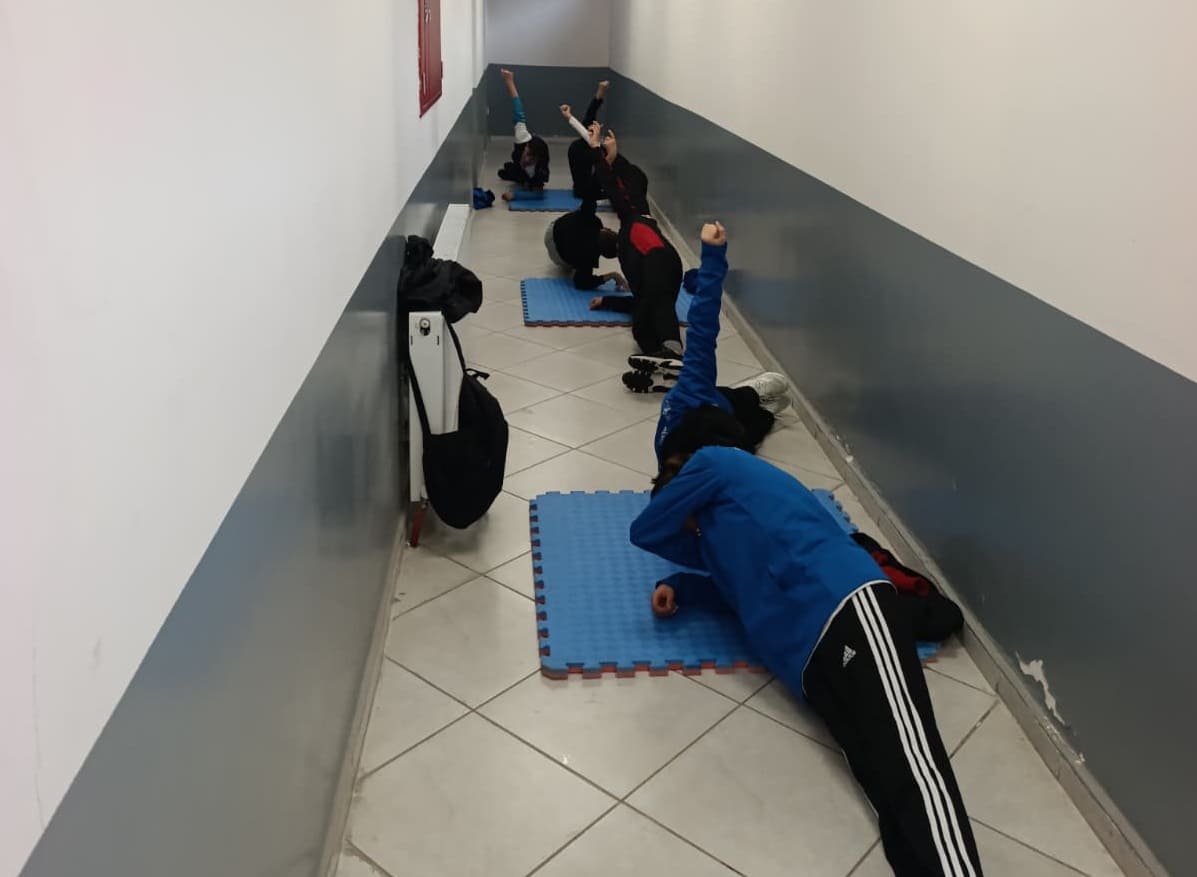 Van’da Aylardır Ücret Almayan Antrenör Zorlu Şartlarda Sporcularını Yetiştiriyor! (2)