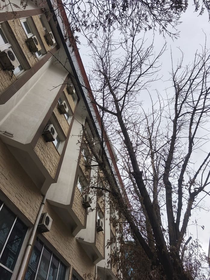 Van’da Çatıdan Düşen Karın Altında Kalan Kadın Yaralandı! (5)