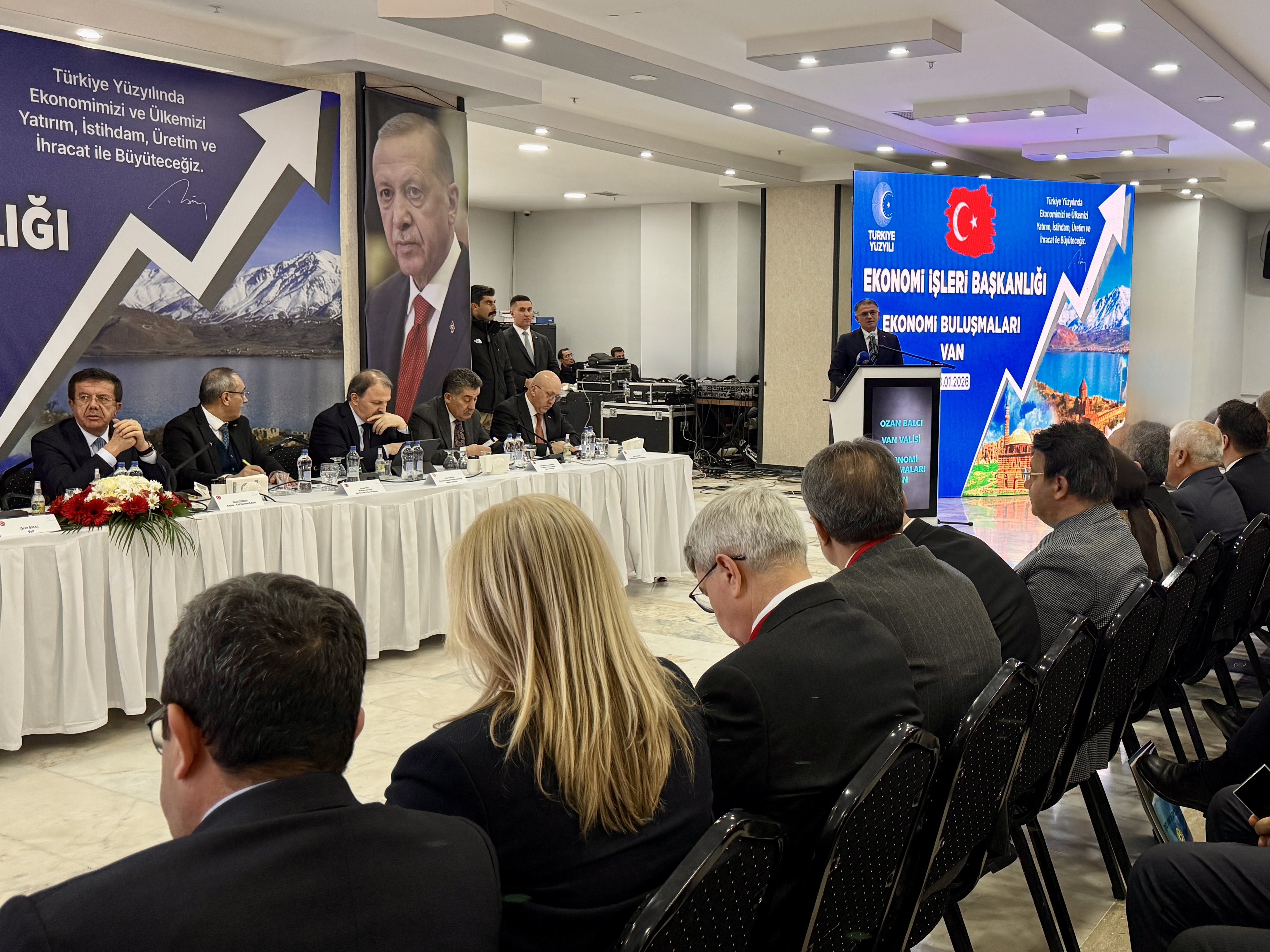 Van’da Ekonomi Zirvesi Bakan Yardımcıları Ve Iş Dünyası Bir Araya Geldi 2