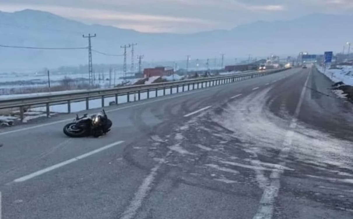 Van’da Feci Kaza Genç Sürücü Hayatını Kaybetti (1)-1