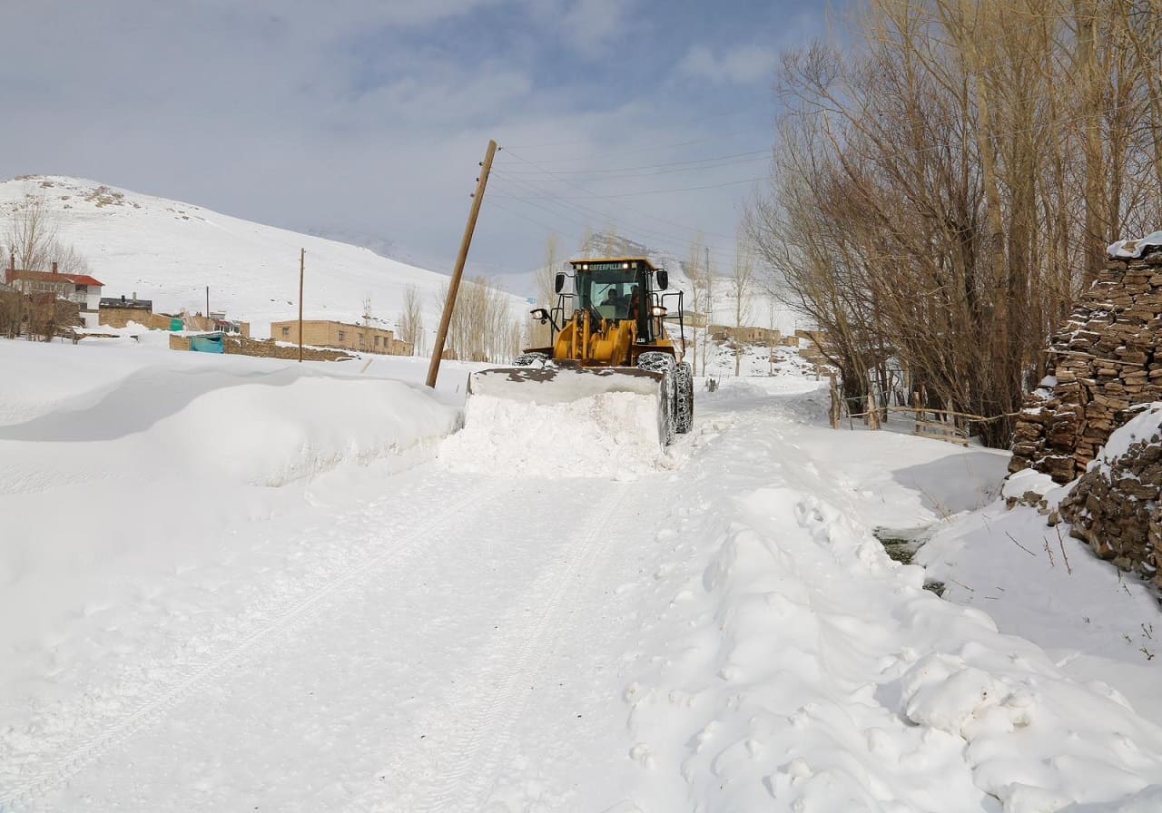 Van’da Kar Temizliği 6 Bin Kilometrelik Yol Açıldı (2)