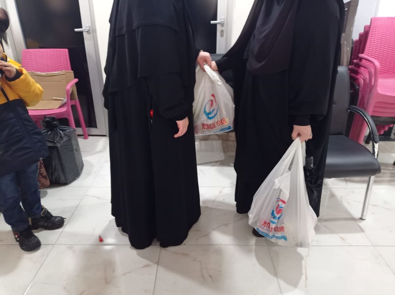 Van’da Miraç Kandilinde Yetimlerin Yüzü Güldü (10)