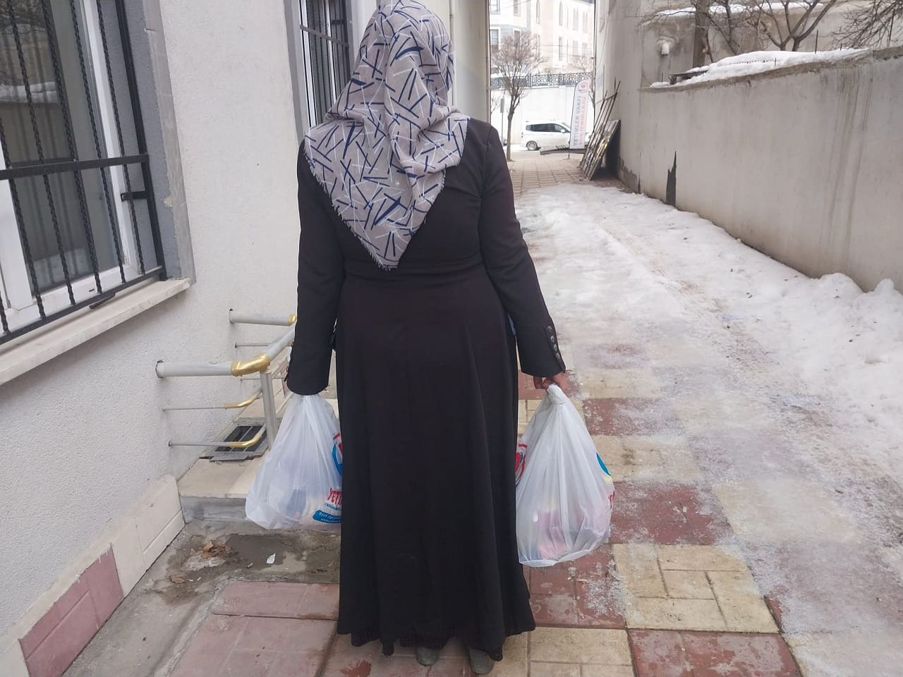 Van’da Miraç Kandilinde Yetimlerin Yüzü Güldü (3)