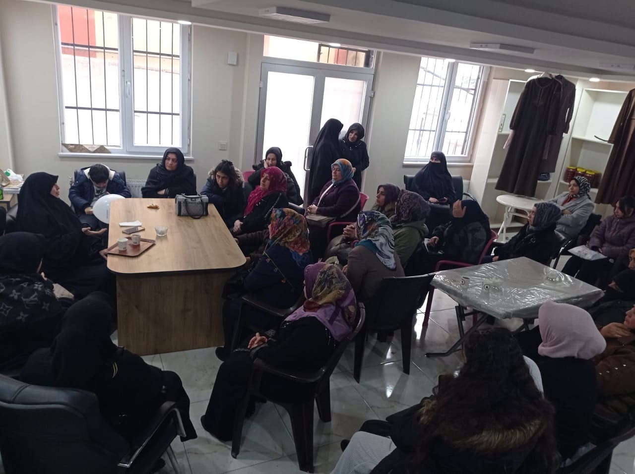 Van’da Miraç Kandilinde Yetimlerin Yüzü Güldü (6)