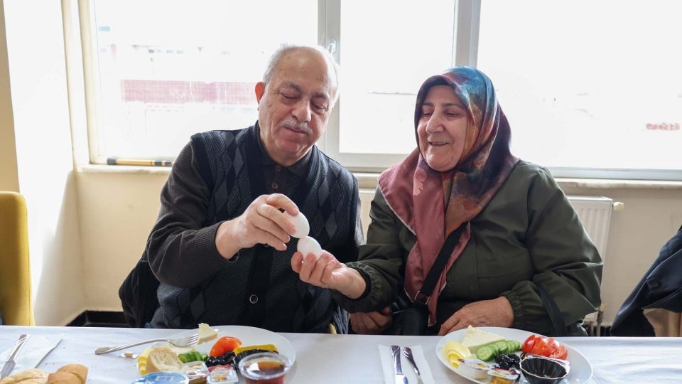 Vanin Yasam Karnesi Aciklandi Kadinlar Erkeklerden Daha Uzun Yasiyor 2-1