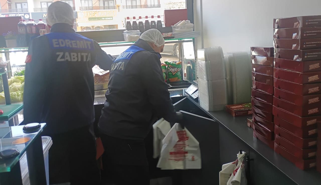 Edremit’te Çiğ Köfte Işletmelerine Ramazan Denetimi (1)