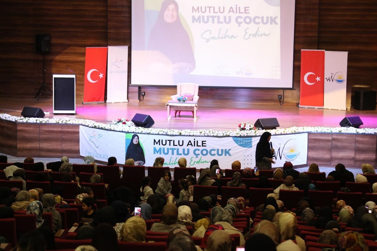 Eğitimci Saliha Erdim Van’da Konferans Verdi! (4)