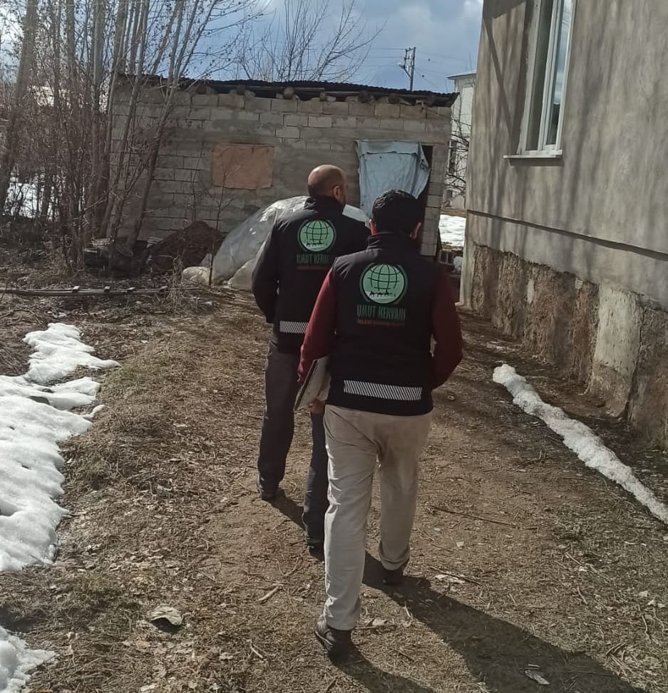 Erciş’te Ihtiyaç Sahiplerine 13 Bin Tl Yardım! (4)