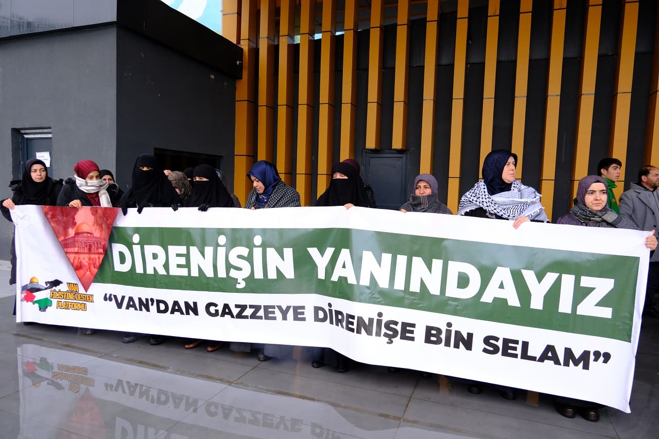 Filistinli Aktivist Van’da Konuştu Gazze’de İnsanlar Açlıktan Ölüyor (7)