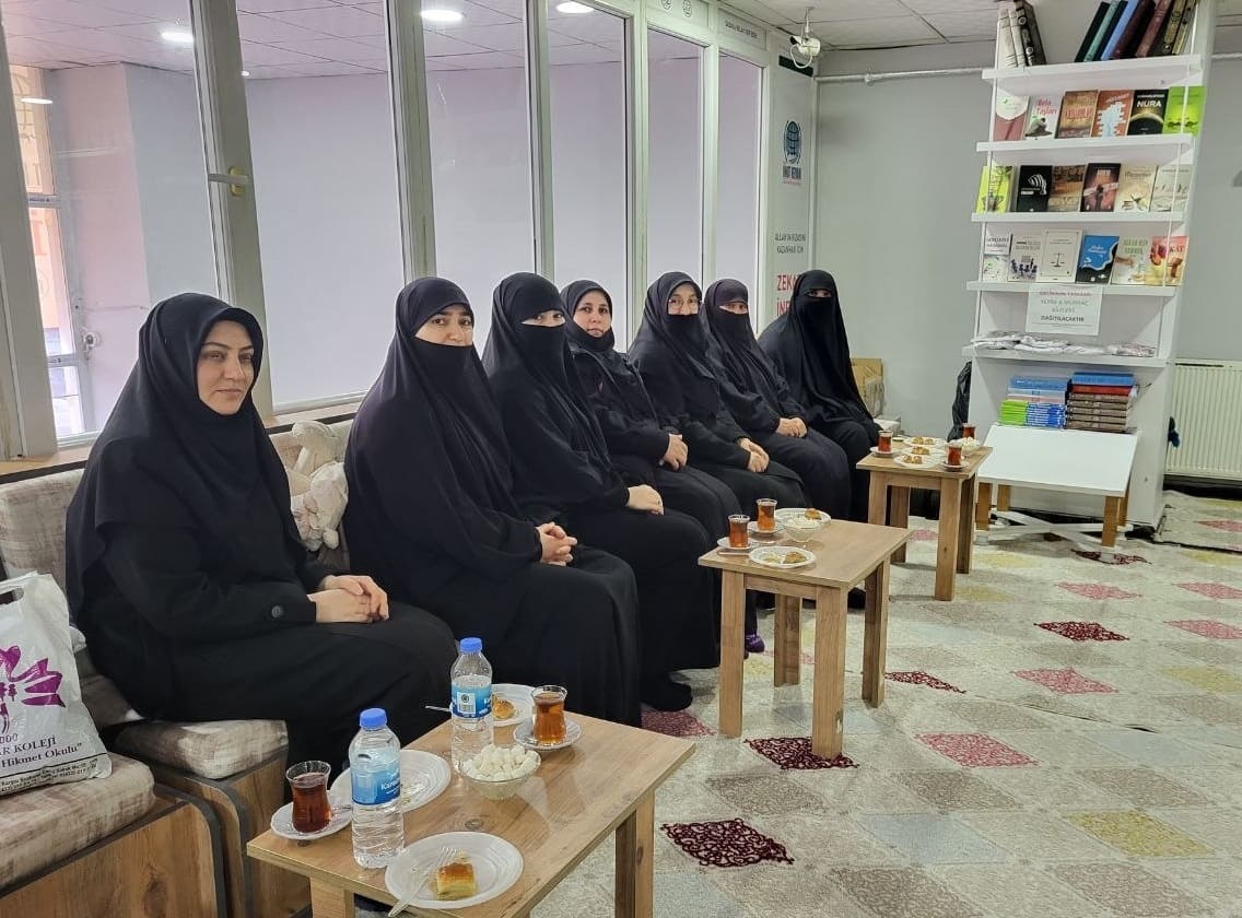 Hüda Par Kadın Kolları’ndan Van Umut Kervanı’na Iade I Ziyaret (4)