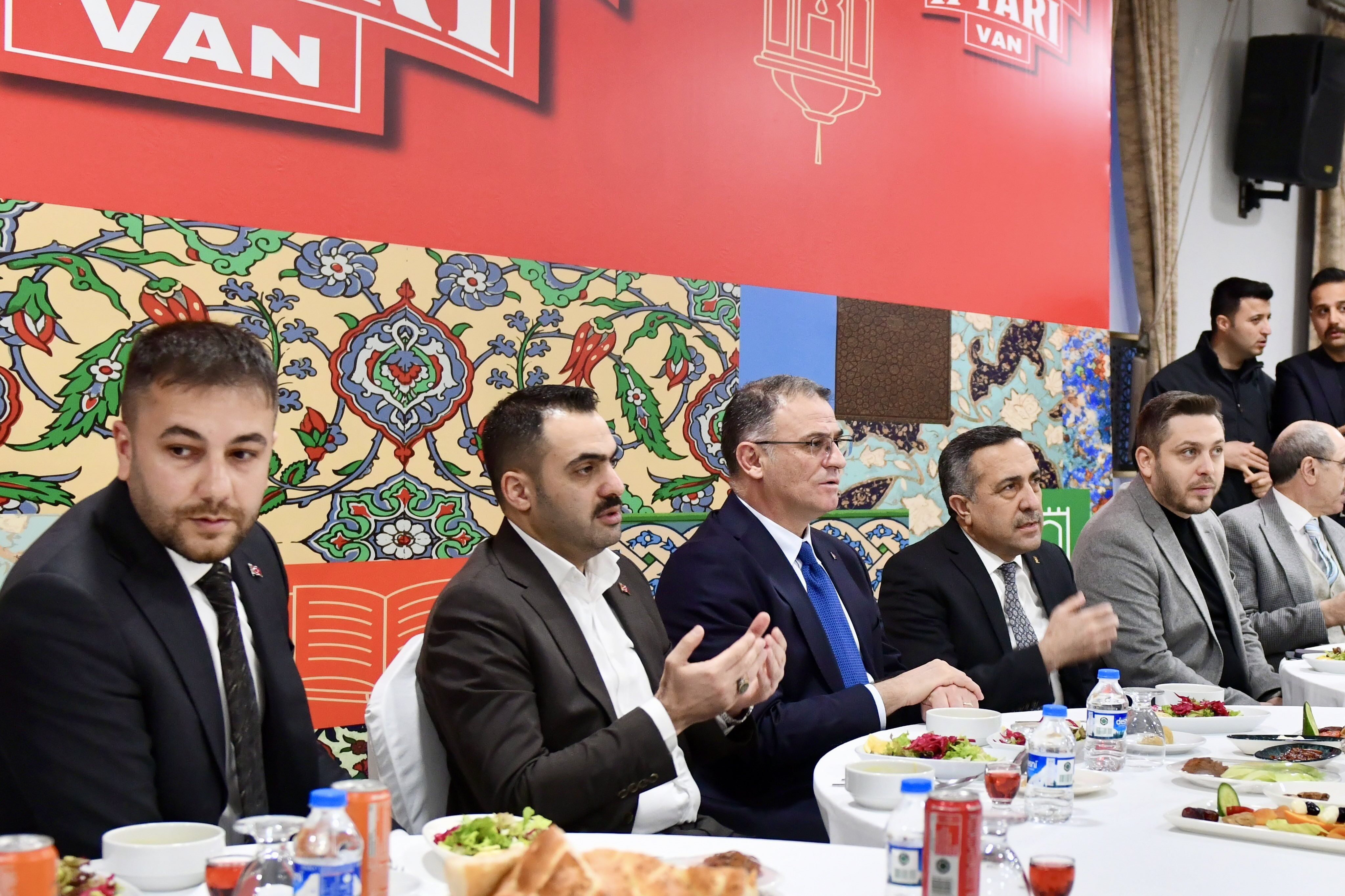 Tügva Iftarında Protokol Ve Gençler Bir Araya Geldi 2