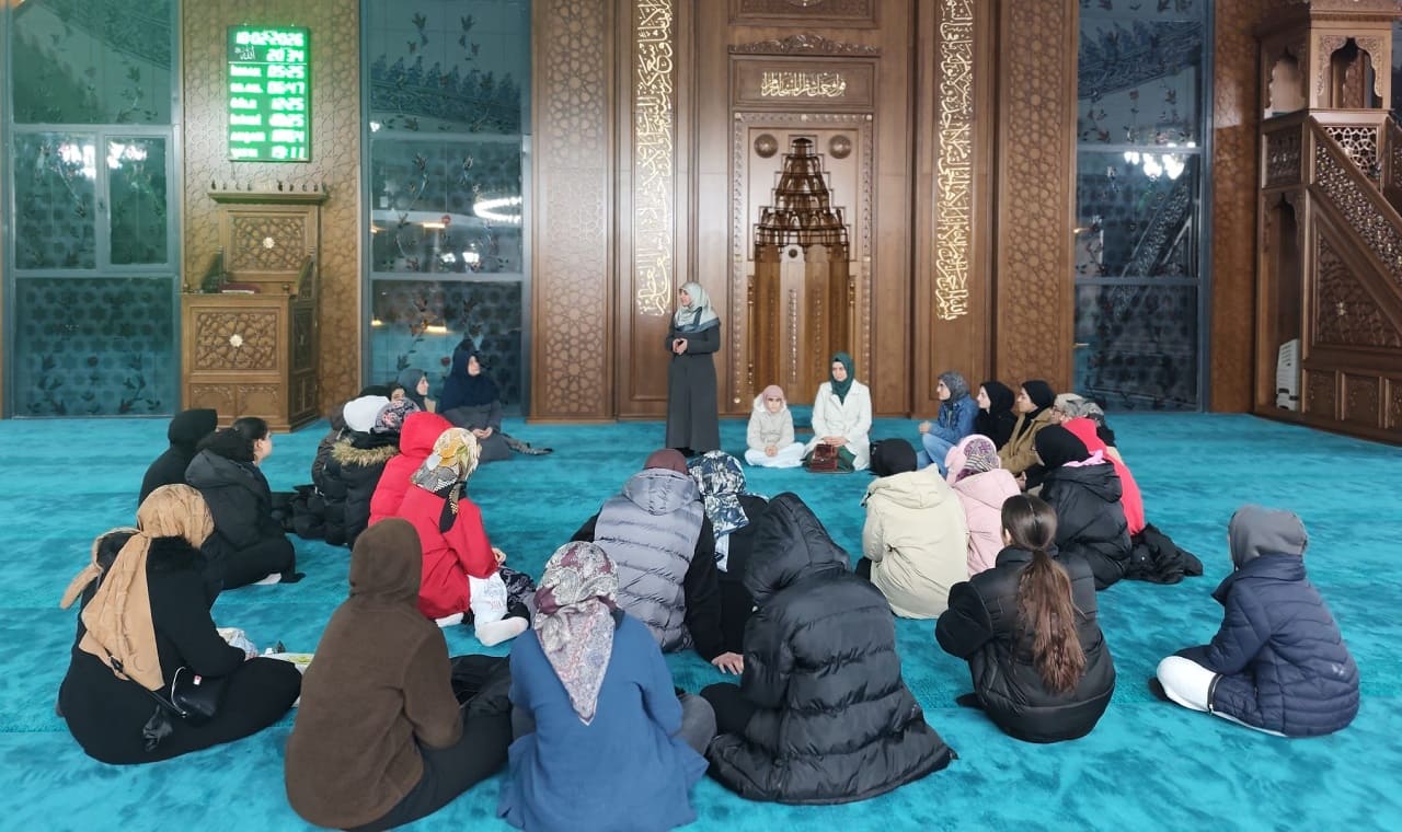 Tuşba’da Gençler Teravihte Buluştu! (2)