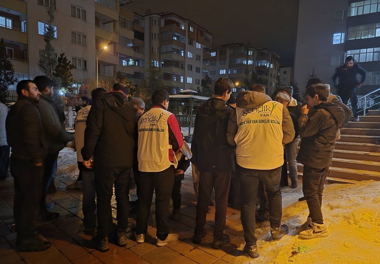 Van Hür Gençlik’ten Kandilde Anlamlı Ikram (3)