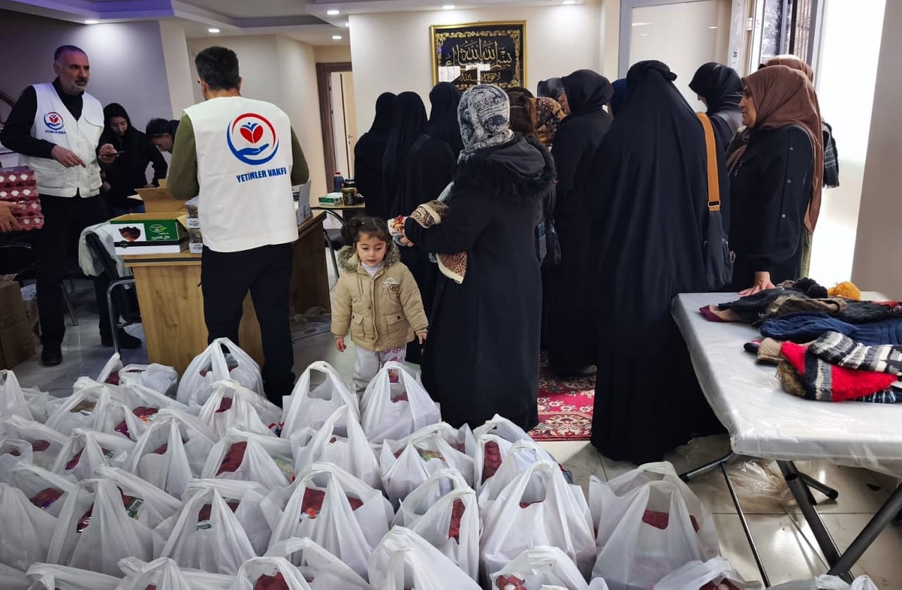 Van’da 200 Aileye Ramazan Desteği! (15)