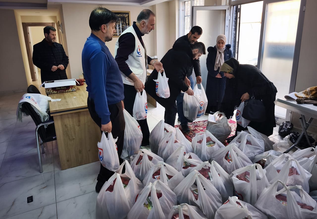 Van’da 200 Aileye Ramazan Desteği! (3)