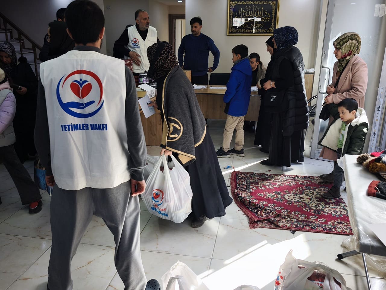 Van’da 200 Aileye Ramazan Desteği! (9)