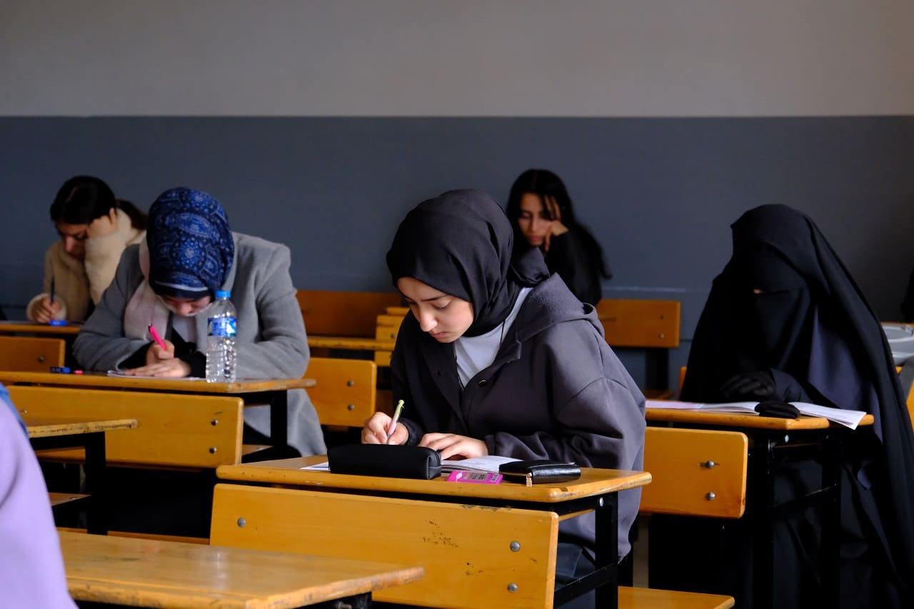 Van’da Binlerce Kişi Siyer Sınavında Ter Döktü! (10)