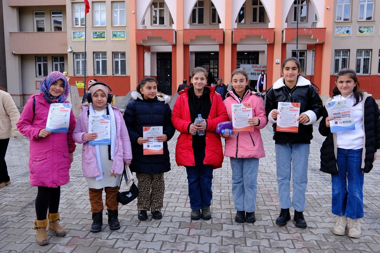 Van’da Binlerce Kişi Siyer Sınavında Ter Döktü! (42)