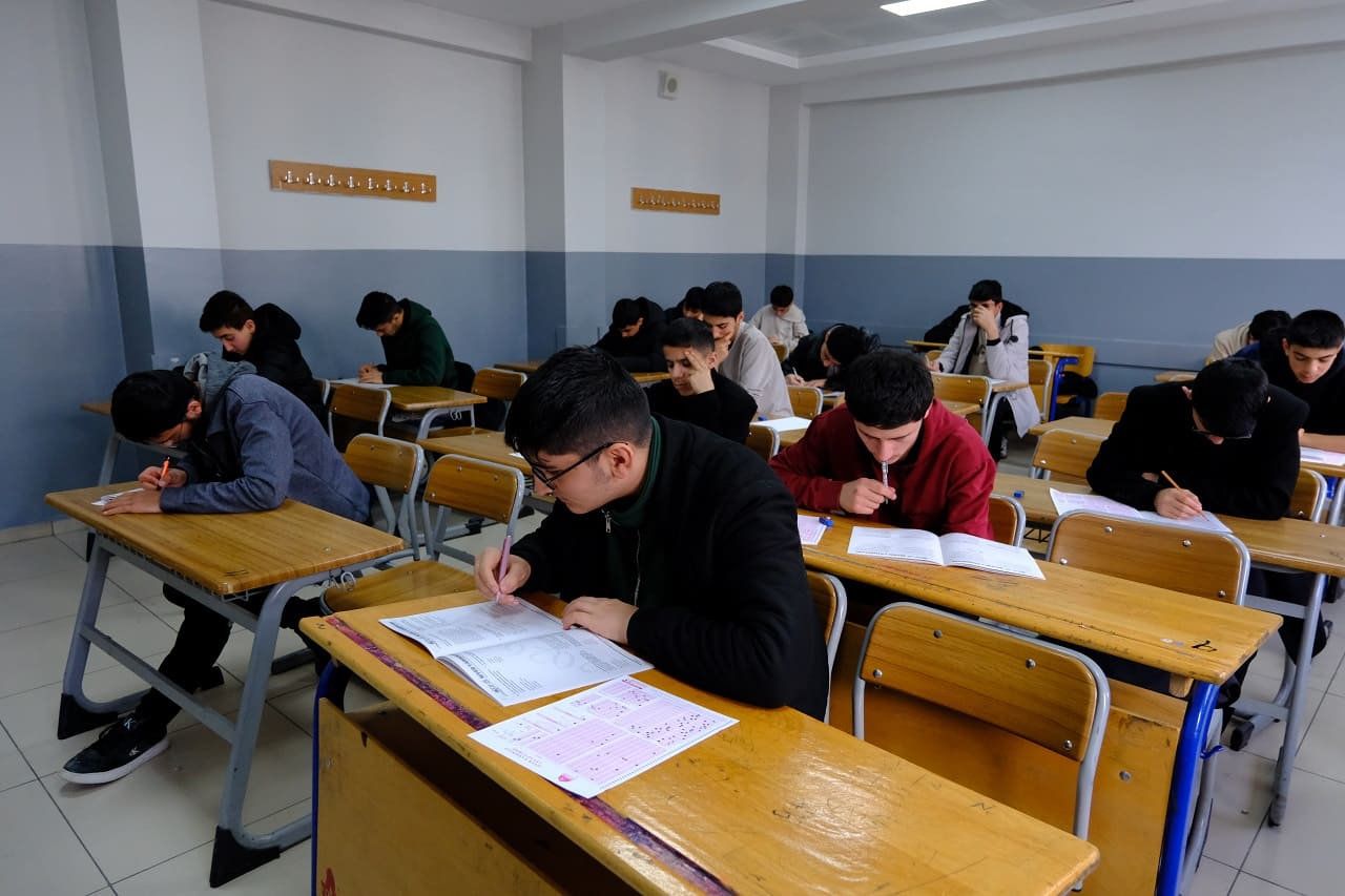 Van’da Binlerce Kişi Siyer Sınavında Ter Döktü! (7)