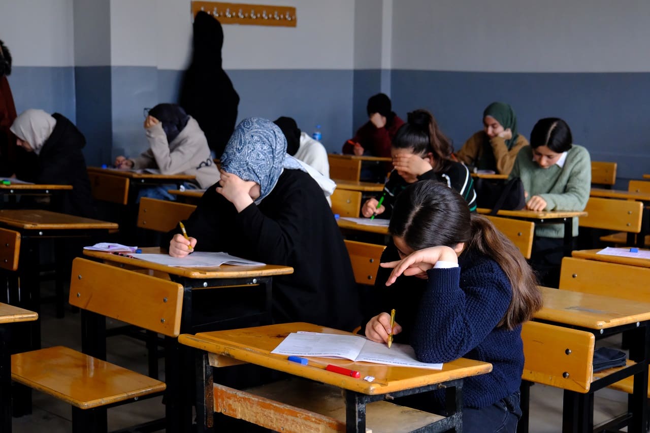 Van’da Binlerce Kişi Siyer Sınavında Ter Döktü! (8)