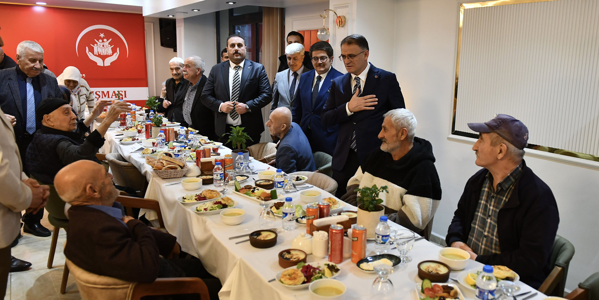 Van’da Gönül Sofrası Huzurevi Sakinleri Için Kuruldu 4