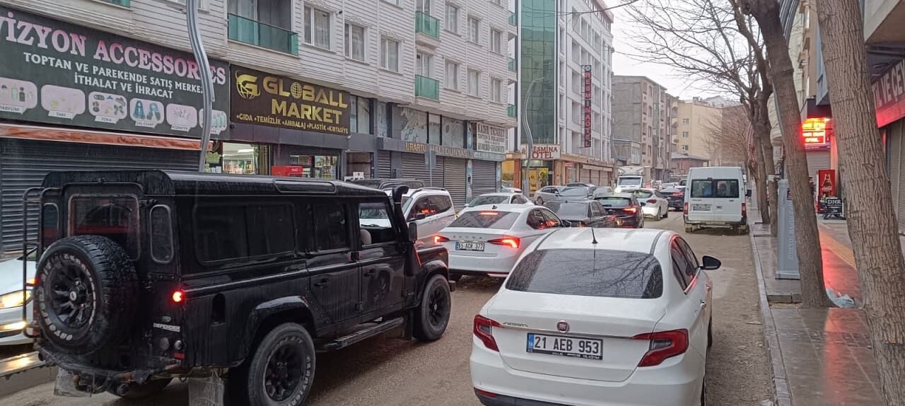 Van’da Iftara Yetişmek Hayal Oldu! (1)