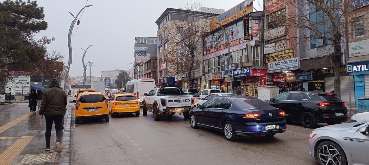 Van’da Iftara Yetişmek Hayal Oldu! (2)