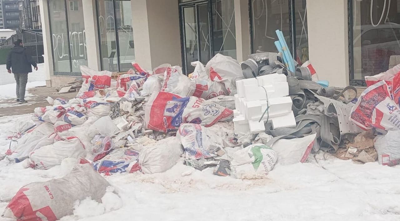 Van’da Izinsiz Moloz Dökenlere Ceza Geliyor! (1)