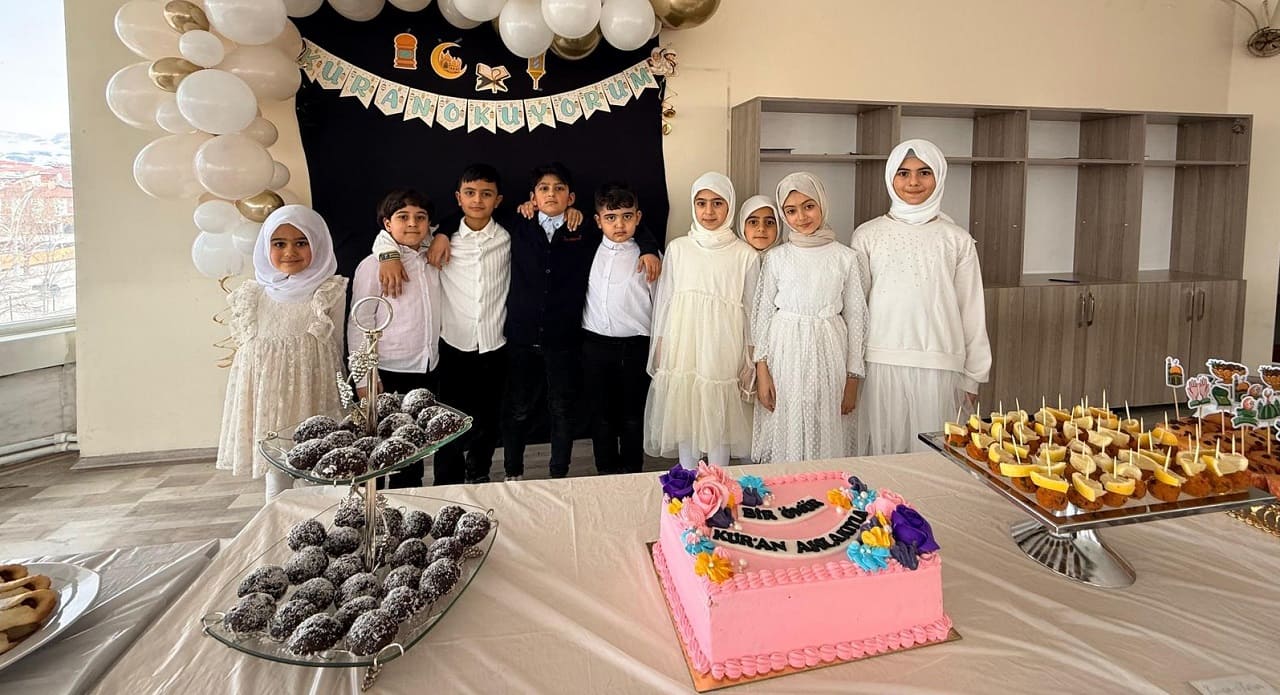 Van’da Kur’an’a Geçen Öğrenciler Icazet Belgesi Aldı (1)