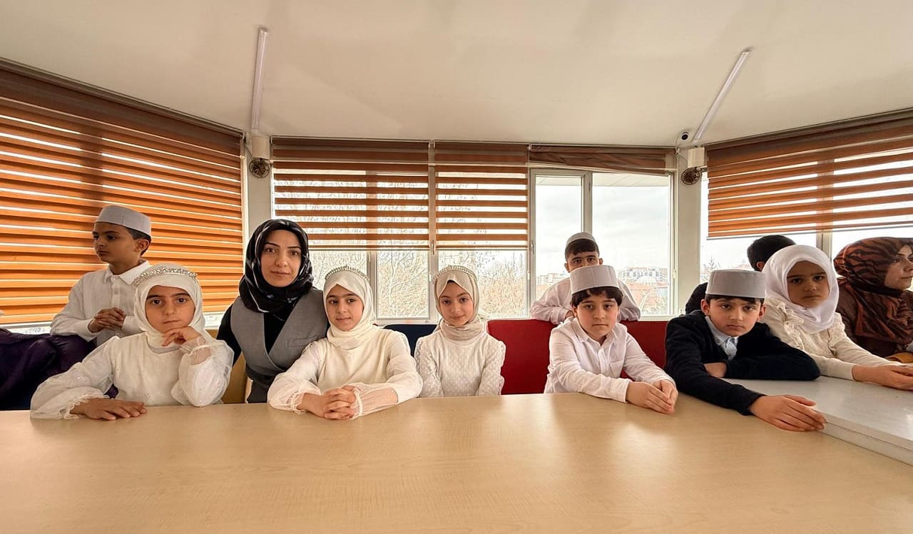 Van’da Kur’an’a Geçen Öğrenciler Icazet Belgesi Aldı (2)