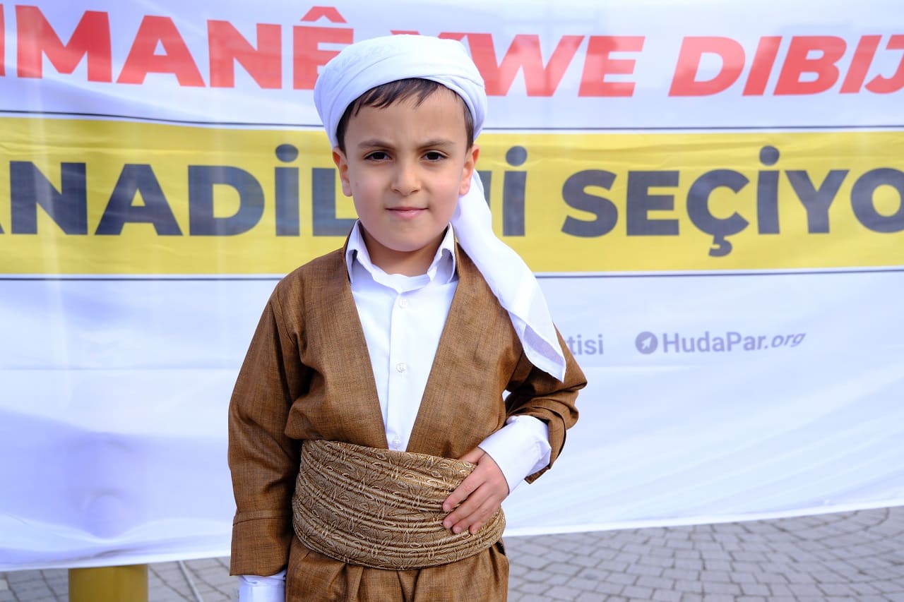 Van'da Kürtçe Için Yürüyüş Düzenlendi! (1)