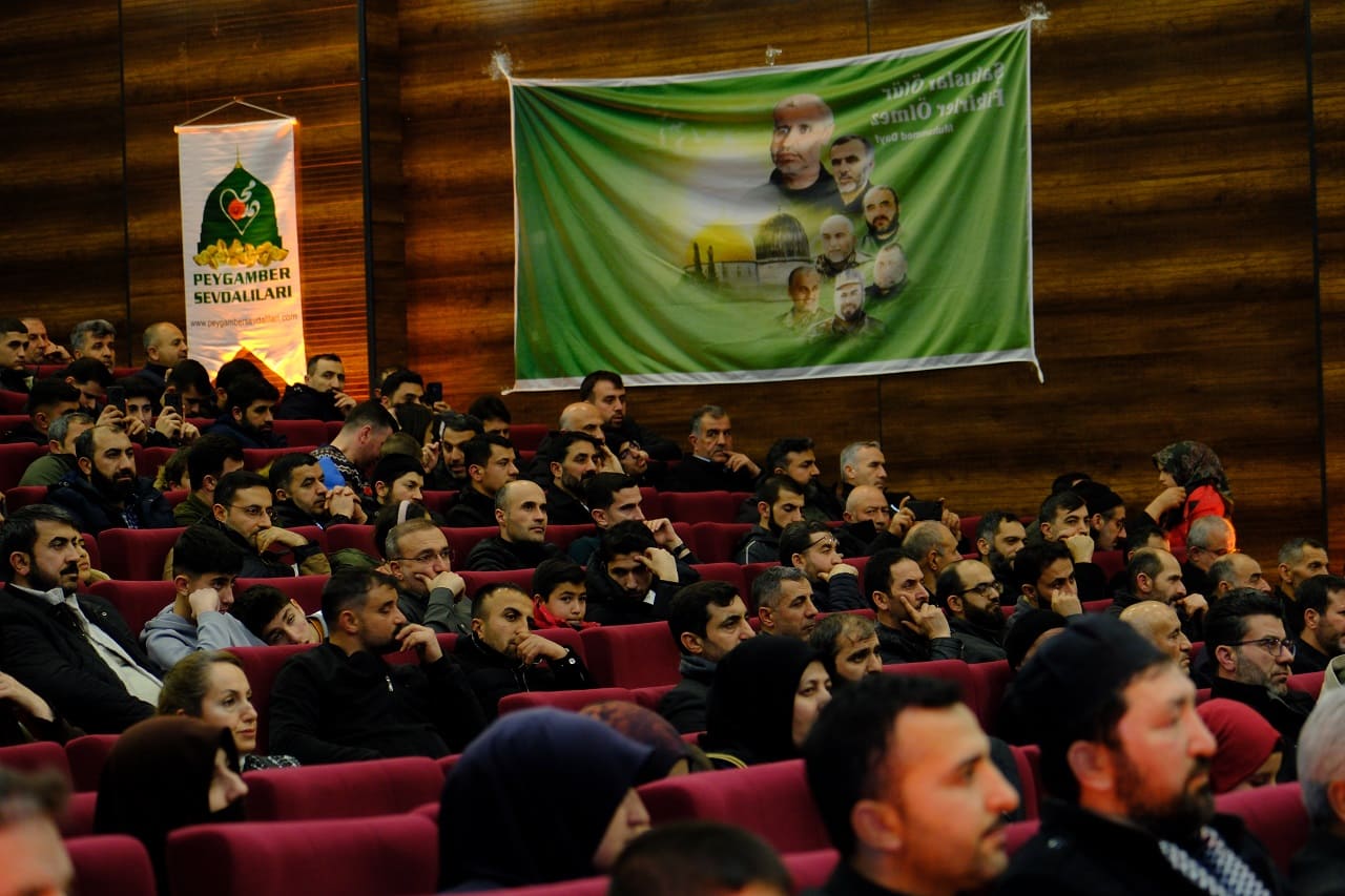 Van’da Şehitler Gecesi Şehadet İslam’da En Yüce Mertebedir (12)