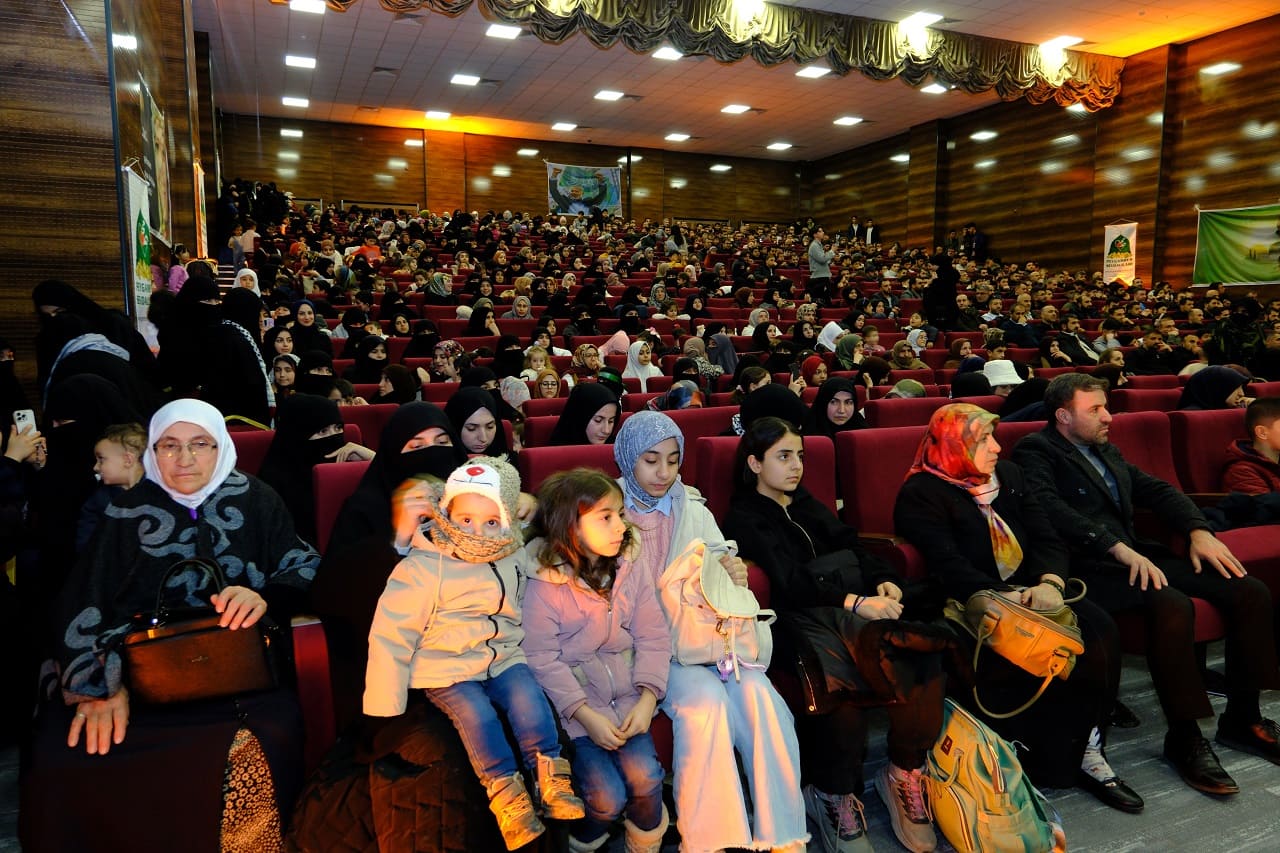 Van’da Şehitler Gecesi Şehadet İslam’da En Yüce Mertebedir (13)