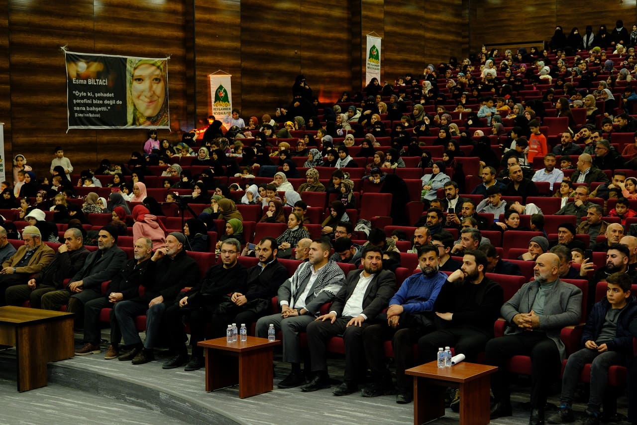 Van’da Şehitler Gecesi Şehadet İslam’da En Yüce Mertebedir (15)