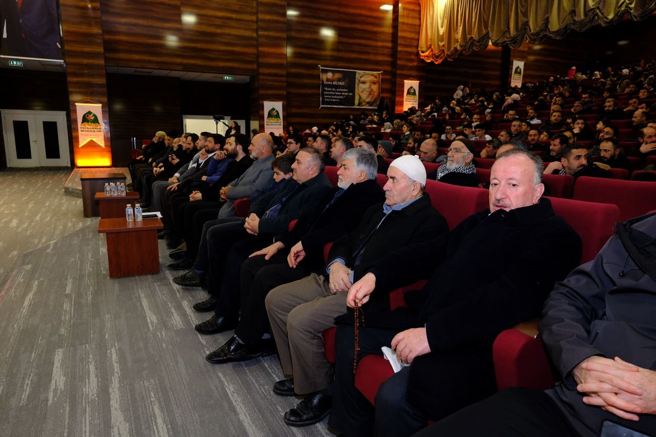 Van’da Şehitler Gecesi Şehadet İslam’da En Yüce Mertebedir (7)