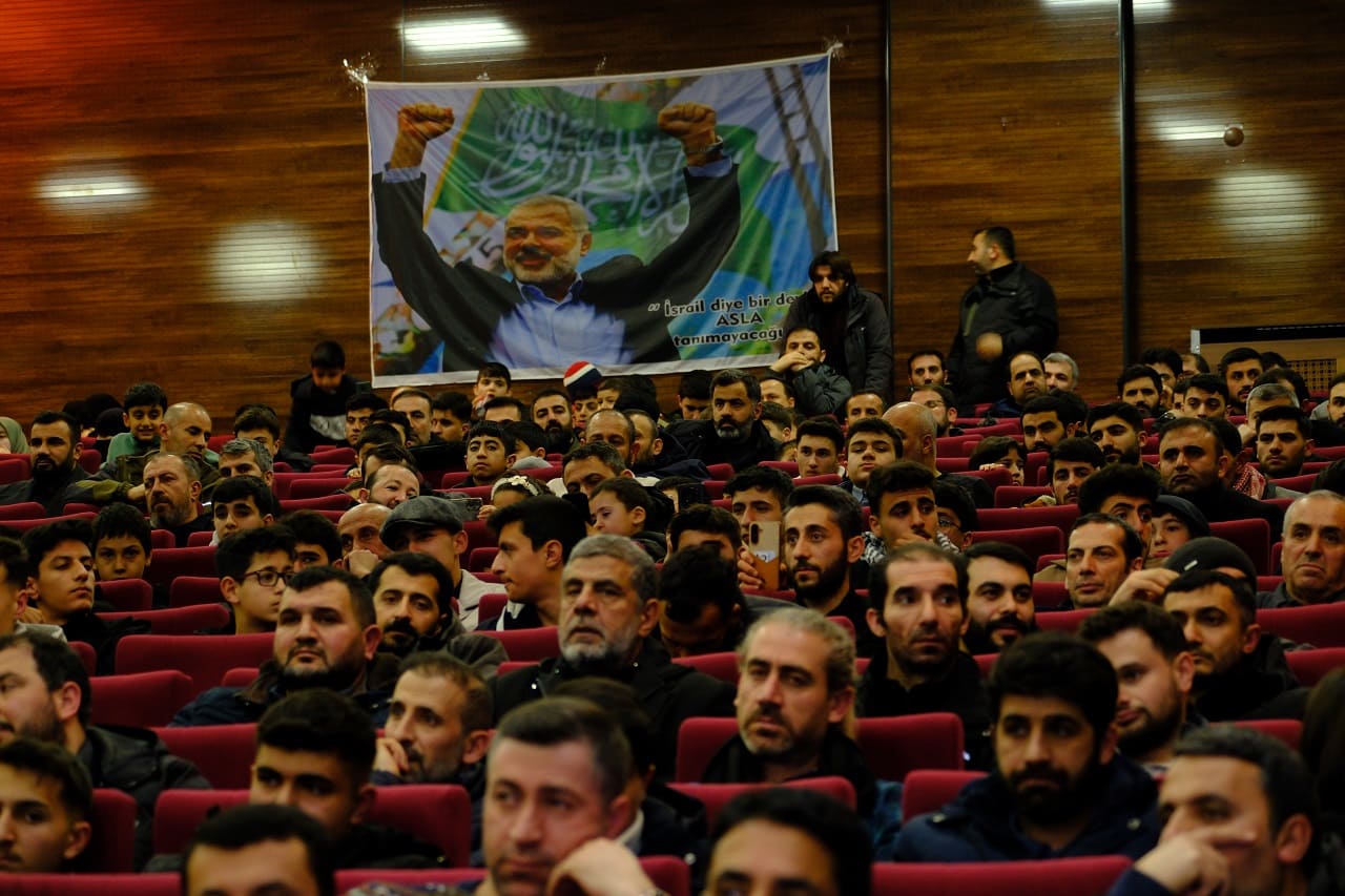 Van’da Şehitler Gecesi Şehadet İslam’da En Yüce Mertebedir (8)