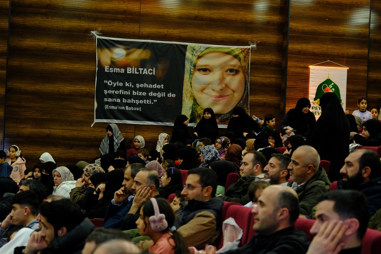 Van’da Şehitler Gecesi Şehadet İslam’da En Yüce Mertebedir (9)