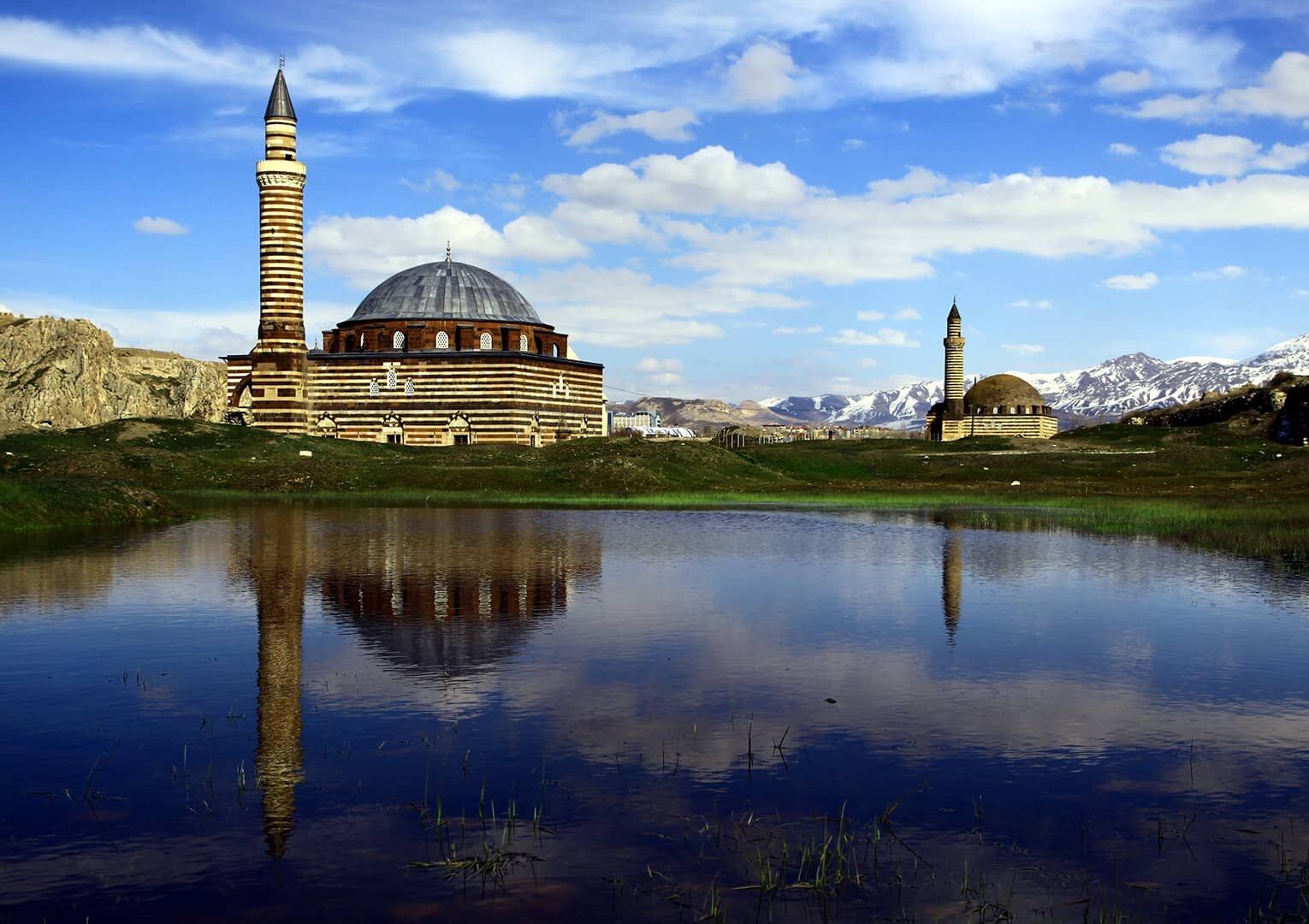 Van’da Selatin Camii Var Mı Osmanlı Mimarisi Ve Van’ın Tarihi Yapıları 6