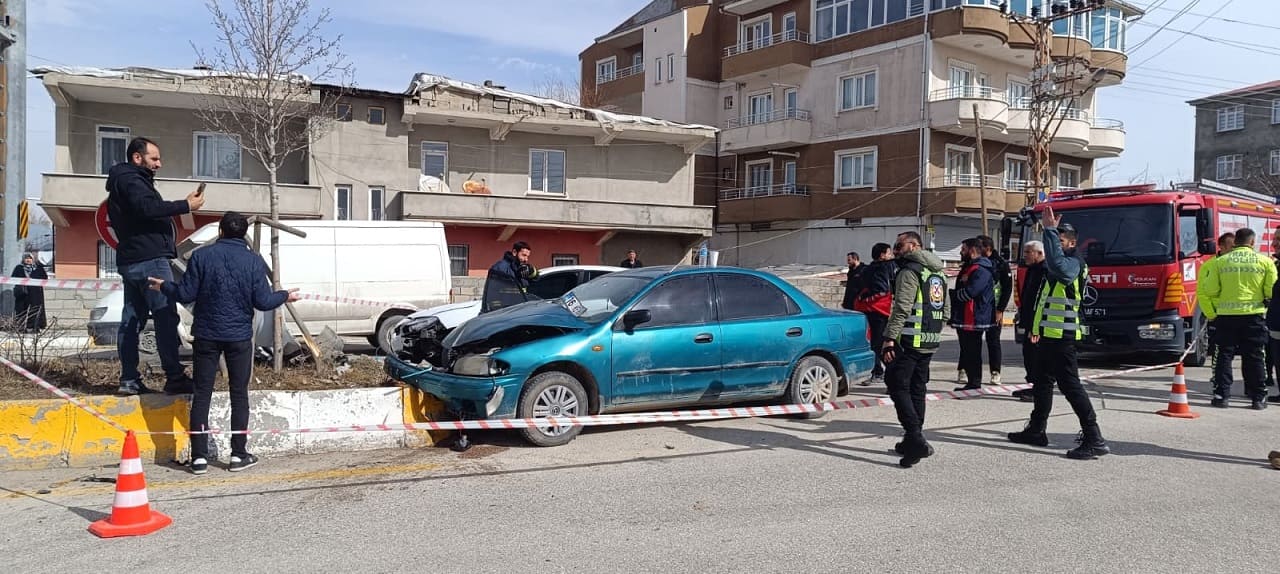 Van'da Son Dakika Feci Kaza Çok Sayıda Yaralı Var (6)