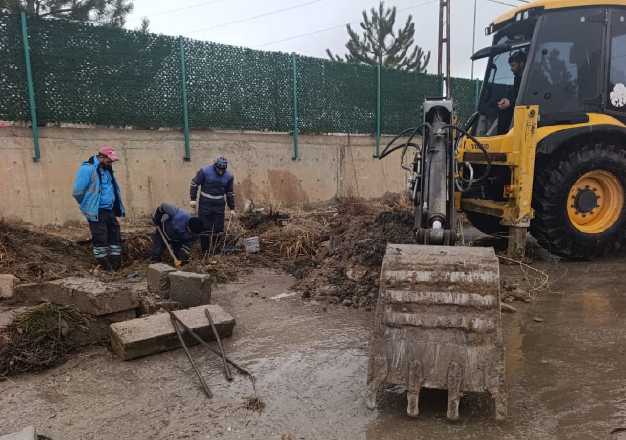 Van’da Su Kesintisine Yol Açan Arıza Onarıldı! (2)