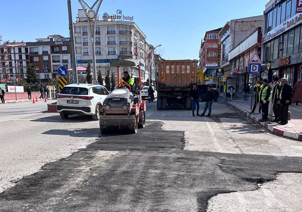 Van’da Yol Ve Kaldırım Onarımı Çalışması! (1)