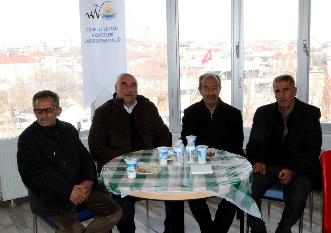 Van’ın Yaşlı Çınarları Düzenlenen Programda Buluştu (3)